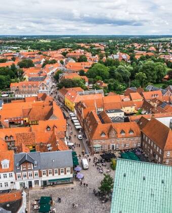Gå på oppdagelsesferd: Tønder og Ribe ligger bare 20 minutter fra feriestedet. Du kan nå grensen til Tyskland på en time.