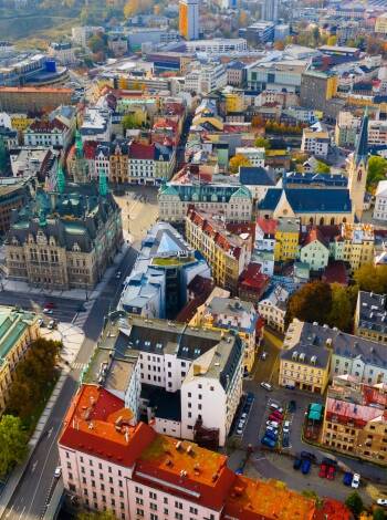 Liberec ist ein großartiges Reiseziel mit historischer Architektur, Kunst und interaktiven Museen in einer charmanten mitteleuropäischen Atmosphäre.