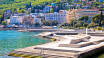 Dere bor i Opatija, som både tilbyr byliv og avslapning ved Adriaterhavet.