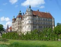 This hotel is centrally located in Güstrow, close to the town's market square and beautiful castle.