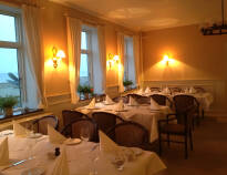 The restaurant serves food with a focus on local produce. Enjoy dinner in the atmospheric restaurant