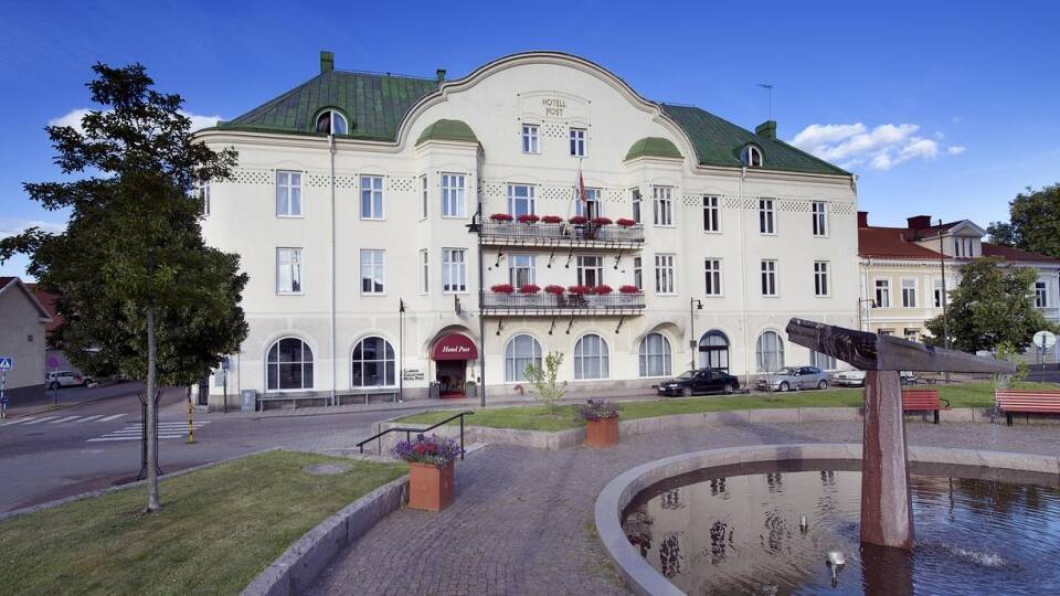 This modern hotel is centrally located in Oskarshamn in the scenic Swedish region of Småland.