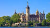 Besök Schwerin och Schwerin Slott, som präktigt står på sin egen ö nära stadens centrum.