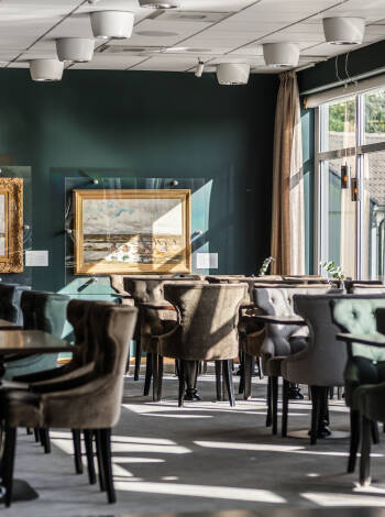 Das Hotel hat eine eigene Kunstgalerie mit Werken von u. a. Anders Zorn, Carl Larsson, Bruno Liljefors und Jenny Nyström.