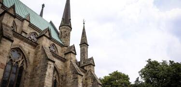 Mysiga Skara är en charmig liten stad med shopping och kaféer där ni inte får missa att besöka domkyrkan