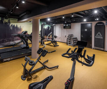 Der Aufenthalt versteht sich inklusive freien Eintritts in den Fitnessraum mit modernen Trainingsgeräten sowie in die Sauna.