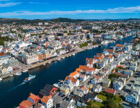 Haugesund er en smuk by, hvor I har udsigt til sund og hav.