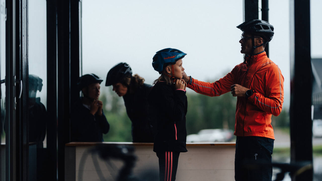 Tag med hela familjen på en aktiv semester med möjlighet till vandring, cykling, skidåkning och klättring.