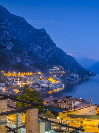 Verbringen Sie zum Beispiel einen schönen Tag in dem kleinen Ort Limone Sul Garda, der durch gemütliche Straßen mit kleinen Geschäften und Cafés geprägt ist.