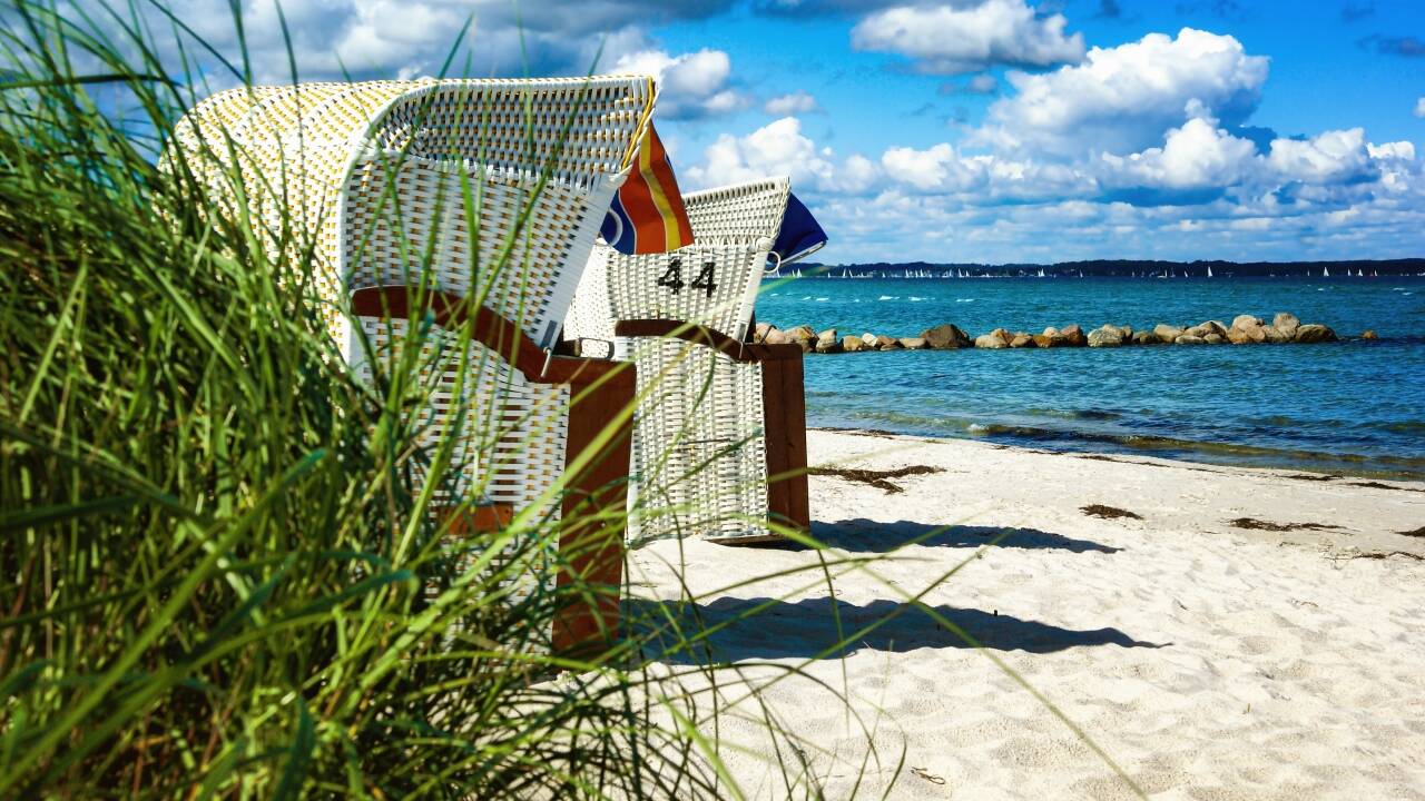 Utnyttja Kiels kustnära charm till fullo med utflykter till sandstränder och vackra utsiktsplatser över Östersjön.