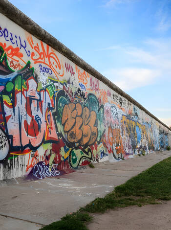 Berlin är en spännande kultur-huvudstad med många historiska sevärdheter som resterna av Berlinmuren.
