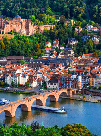 Här bor ni i hjärtat av regionen Rhein-Neckar, med närhet till Heidelberg med sin vackra gamla stadsdel.