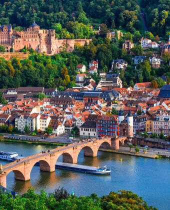 Besøk den romantiske byen Heidelberg, med sitt slott og sin vakre gamle bydel