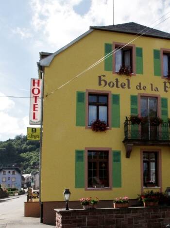 Hotel de la Poste Bonhomme ligger i Vogeserne i Alsace. Bo kun 15 min. fra de smukke bjergsøer.