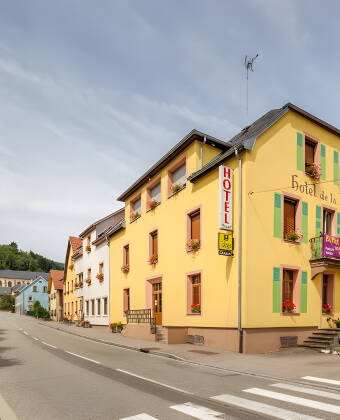 Hotel de la Poste Bonhomme ligger i Vogeserna i Alsace. Bo bara 15 min. från de vackra bergssjöarna.