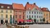 Hotellet ligger i centrum af Stralsund, hvor  der også er flere hyggelige caféer, hvor der bydes på mad og drikke. Samt i gå afstand af UNESCO World Heritage Gamle By og det Maritime Museum.
