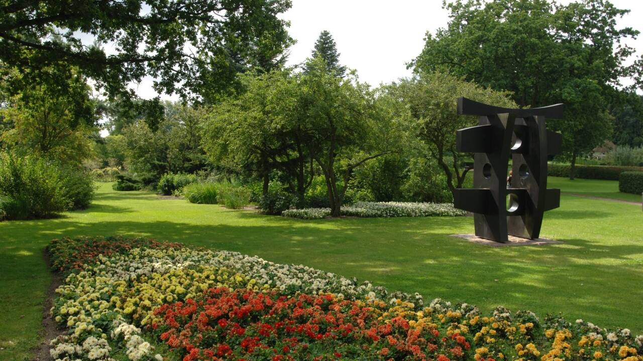 Gå en tur i Geografisk Have, hvor I også kan besøge den charmerende attraktion Kolding Miniby.
