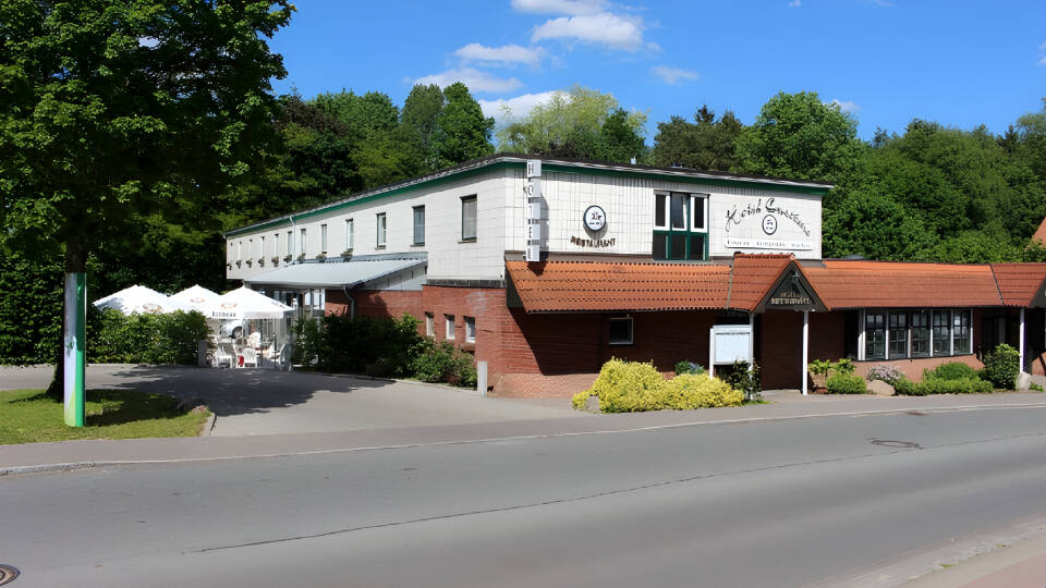 Das Hotel Carstens befindet sich in der kleinen Stadt Bordesholm, mit wunderschöner Lage am See unweit der Kieler Förde.