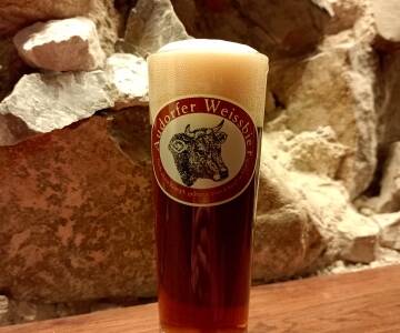 Eine kleine Bierprobe (0,1 l von 5 Sorten) ist einmal pro Aufenthalt inklusive.