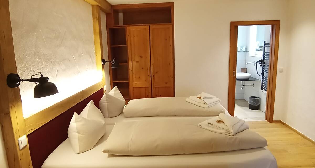 Dobbeltrom Wohlfühl med 1 ekstra seng