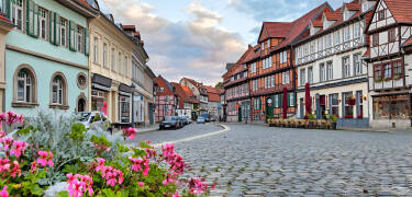 Quedlinburg är på UNESCO-s världsarvslista på grund av sina fantastiska och välbevarade timmerhus och kullerstensgator.