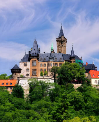 Besök den färgrika staden vid Harz, Wernigerode och Wernigerode slott som sitter som en tron över staden.