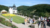 Stolberg Slot ligger på en bakketop i udkanten af byen. Tag en tur i slotsparken og nyd den smukke natur.