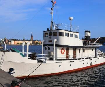 Ta ferga over til Visingsö hvor familien Brahe regjerte i lang tid. Her kan dere se de gamle ruinene etter festningen.