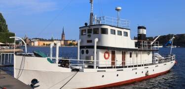 Ta ferga over til Visingsö hvor familien Brahe regjerte i lang tid. Her kan dere se de gamle ruinene etter festningen.