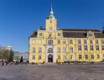 Besøk den flotte byen Oldenburg, hvor dere finner mange flotte bygninger.
