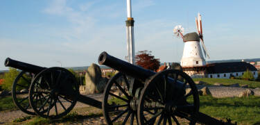 Dyk ned i danmarkshistorien, og besøg f.eks. Dybbøl Mølle.