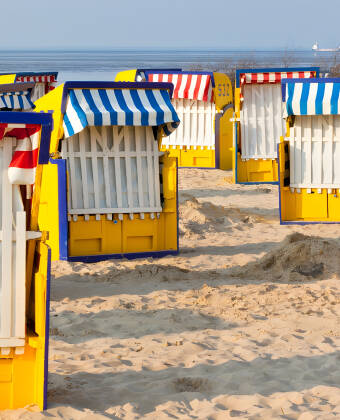 Hotellet ligger i kort afstand til nogle af Nordtysklands fine sandstrande med de traditionelle strandkurve.