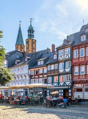 A short drive brings you to Goslar. Discover the town and its timber-framed houses, shops and cozy cafés.