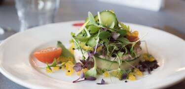 I Herning finder I mange gode shoppingmuligheder og på hotellet kan I spise frokost og aftensmad