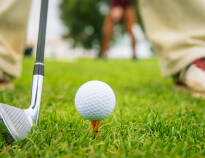 Der gives rabat på greenfee på Herning Golfklub, Ikast Golfklub og Trehøje Golfklub.