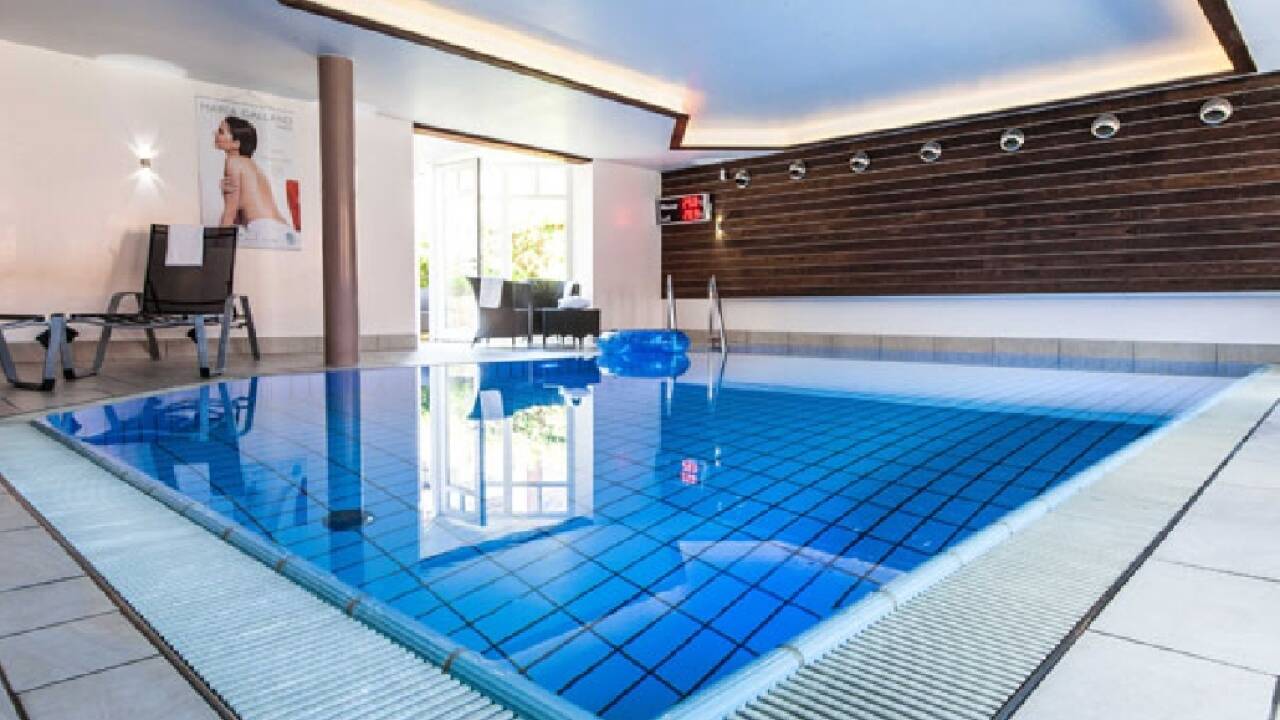 Hotellet har en wellnessafdeling, der står til jeres frie afbenyttelse. Her finder I sauna, dampbad og swimmingpool.