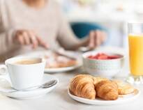 Varje morgon kan ni avnjuta frukost som serveras på Radisson Blu Mountain Resort.