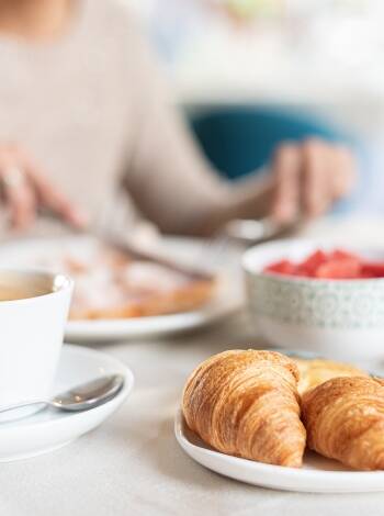 Nyt den daglige frokosten som serveres på Radisson Blu Mountain Resort.