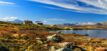 Erkunde das wunderschöne Jotunheimen, das in den schönsten Herbstfarben erstrahlt!