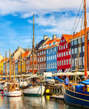 Åk in till Köpenhamn med Kustbanan. I Köpenhamn finns något för alla smaker