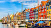 Ta f.eks. en tur i Tivoli, gå en spasertur opp gågaten, Strøget eller nyt den fantastiske atmosfæren i Nyhavn.