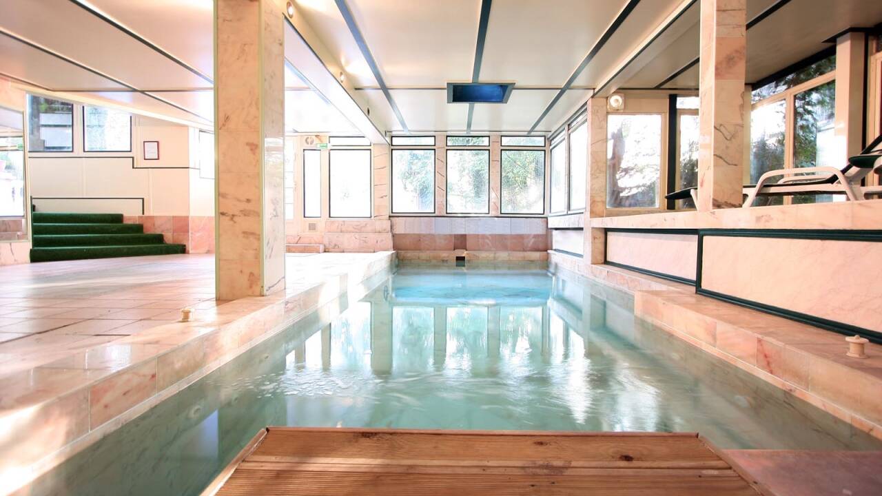 Das Hotel verfügt über einen Spa-Bereich mit Hallenbad, zwei Whirlpools, Sauna und Hamam (der Pool kann kostenlos genutzt werden, für den Spa-Bereich fallen zusätzliche Gebühren an).