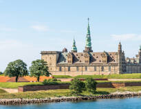 Besøg det magiske slot kendt over hele verden som Hamlets slot. Kronborg er et slot i særklasse og er på UNESCOs verdensarvsliste.