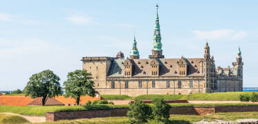 Besøg det magiske slot kendt over hele verden som Hamlets slot. Kronborg er et slot i særklasse og er på UNESCOs verdensarvsliste.