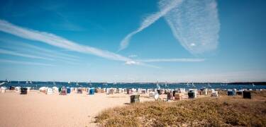 Tilbring nogle dejlige dage ved Østersøkystens hvide sandstrande, med masser af lækkert badevand og frisk sund havluft.