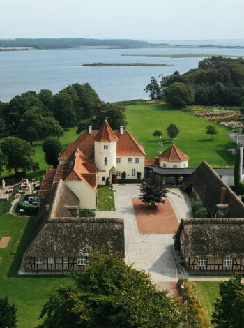 Gl. Avernæs Sinatur Hotel
