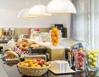 A delicious and well-stocked buffet breakfast is served every morning, perfect for starting the day.