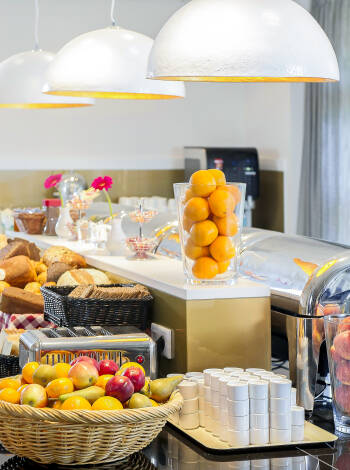 Jeden Morgen genießen Sie ein leckeres und reichhaltiges Frühstücksbuffet.