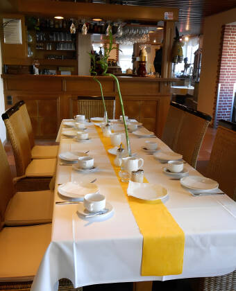 The hotel's restaurant "La Patatina" is well-known in the area and prepares local dishes based on seasonal produce.