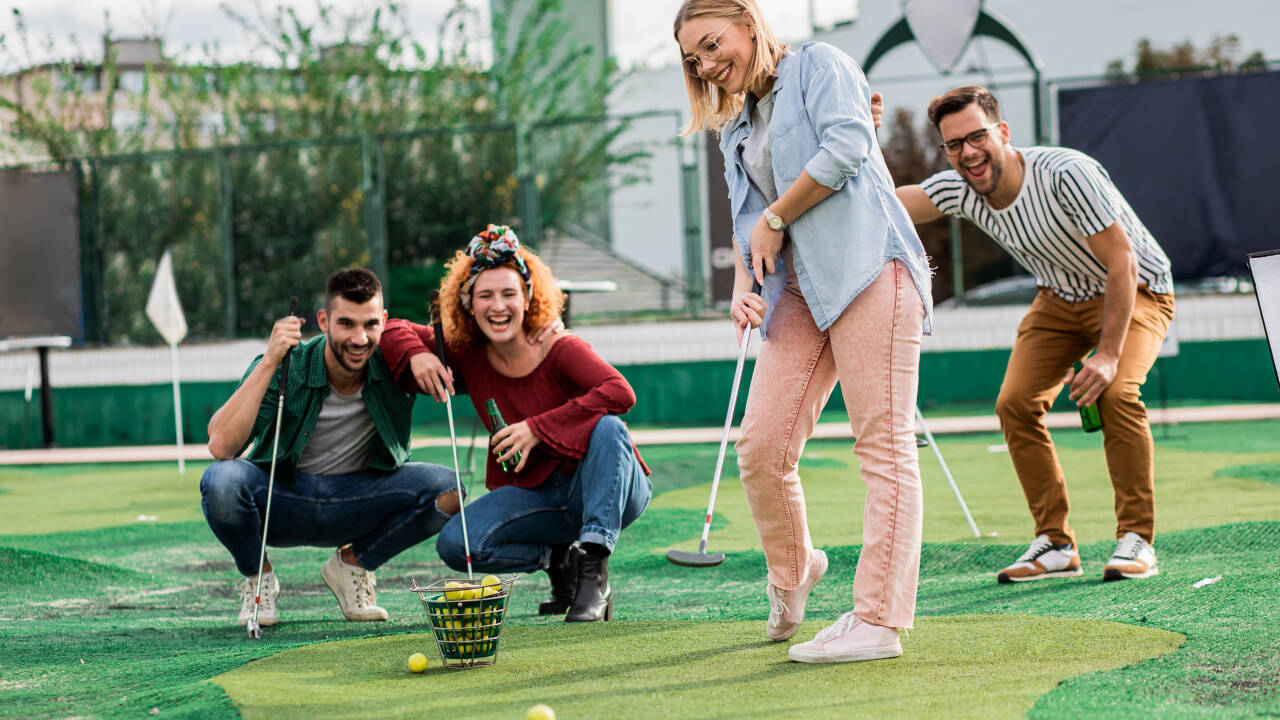 Rund um das Hotel finden Sie Sportmöglichkeiten wie Minigolf, Bowling und Tennis.